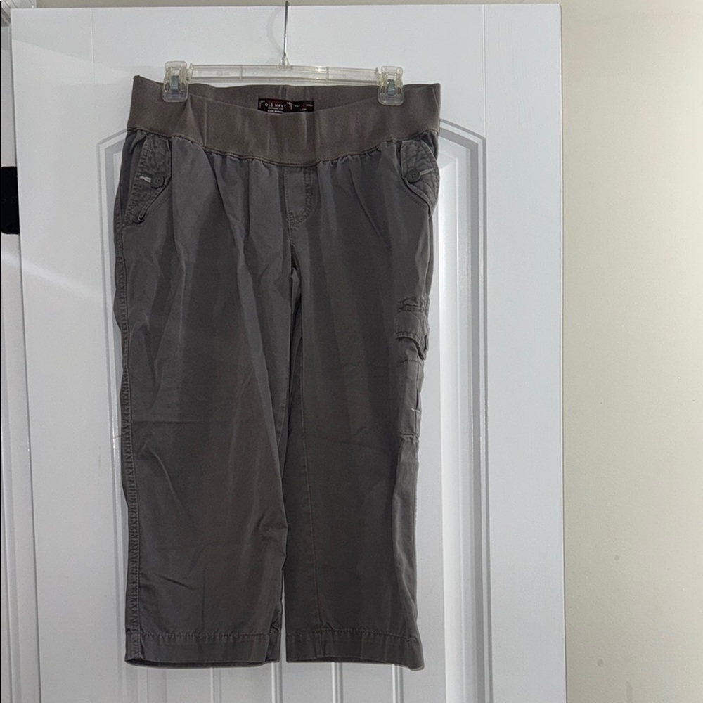Old Navy Maternity Cargo Capris
